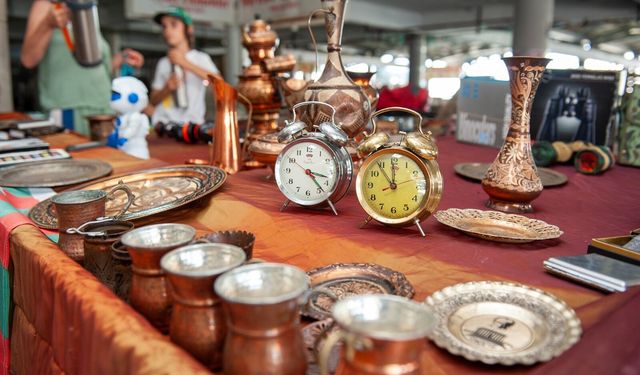 Karşıyaka’da dayanışma tezgahları kuruluyor: 2. El Pazarı Cumhuriyet Mahallesi’nde