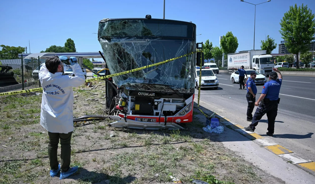 Ankara'da belediye otobüsü yoldan çıktı: Ölü ve yaralılar var