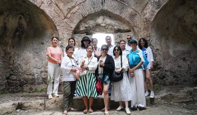 İon Rotası Çin’e açıldı: Seferihisar ilk Çinli turist kafilesini ağırladı