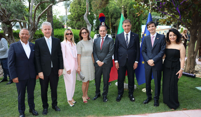İzmir'de İtalya Cumhuriyet Bayramı coşkuyla kutlandı