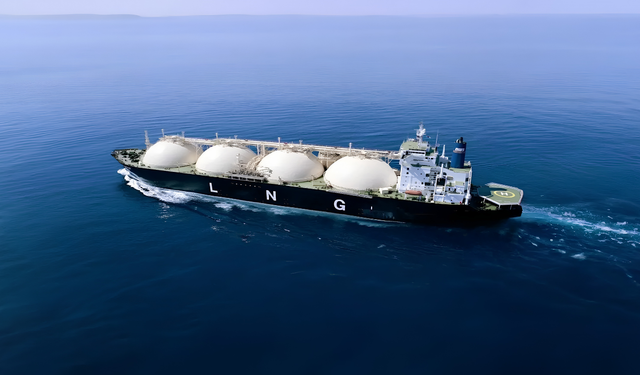Küresel enerji talebi değişiyor: LNG piyasasında uzun vadeli büyüme beklentisi
