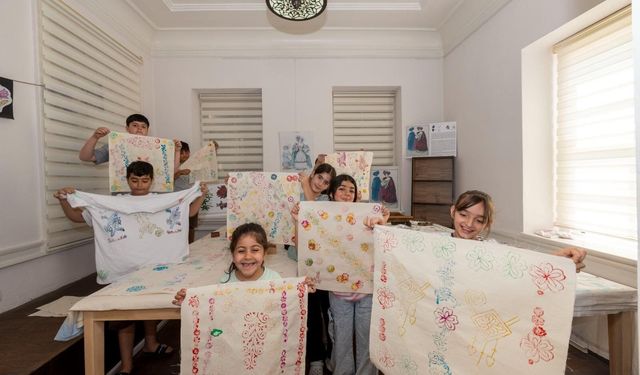 Basmane’nin asırlık basmacılık geleneği çocukların ellerinde yeniden hayat buluyor