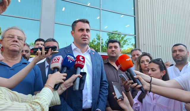 CHP İzmir'de grup toplantısına Çağatay Güç başkanlık etti