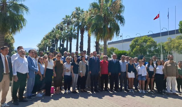 CHP İzmir İl Başkanı Gümrükçü’den Yeni Parti çıkışı: CHP’nin altını boşaltmalarına izin vermeyeceğiz