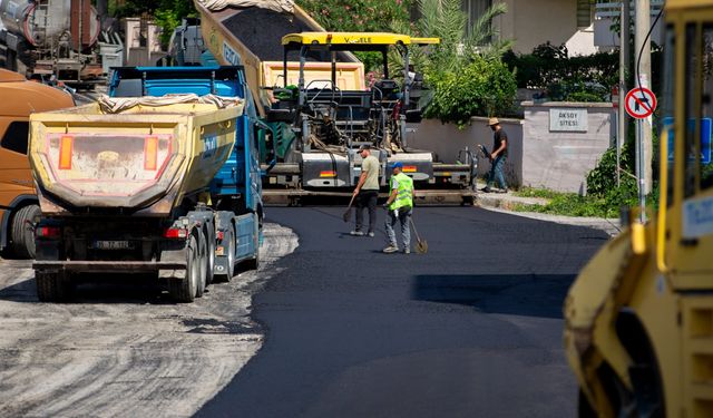 Narlıdere'de asfalt seferberliği sürüyor: 3 önemli güzergâh yenilendi