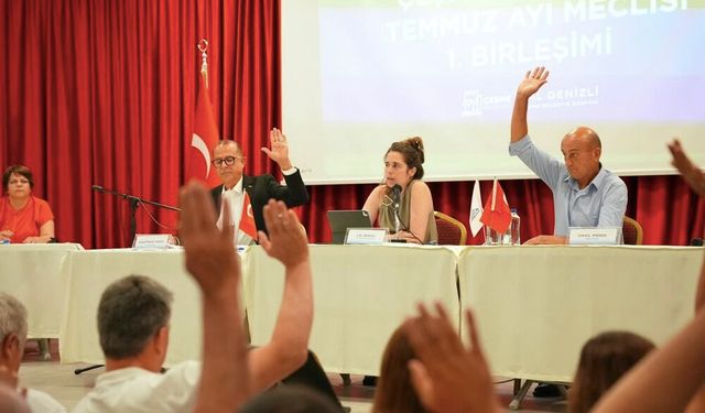 Başkan Lâl Denizli Temmuz Meclisi’nde Çeşme’nin yatırım projelerini anlattı