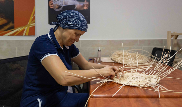 Bornova Belediyesi'nin el sanatları kursu kanser hastası Yeliz'e umut oldu
