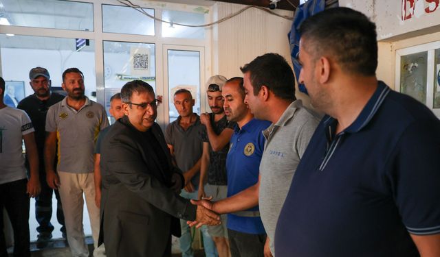 Buca Belediye Başkan Vekili Benzer mesaiye Park ve Bahçeler şantiyesinde başladı