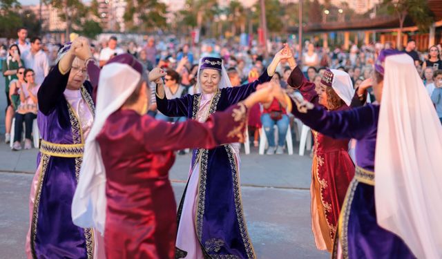 Karantina'da renkli buluşma: Gece Kermesi, Gün Batımı Konseri ile taçlandı