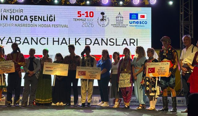 Efes Selçuk Halk Oyunları Ekibi’nden Akşehir’de kültür şöleni