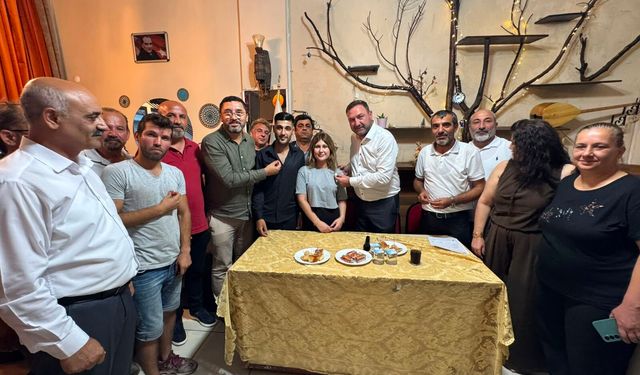 CHP İzmir’de üye katılım töreni: Gümrükçü’den “CHP terk edilecek bir cephe değildir” mesajı
