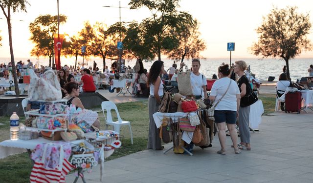 Konak'ta kadın emeği kazanca dönüşüyor! Gece Kermesi'nde stant sayısı 150'ye ulaştı