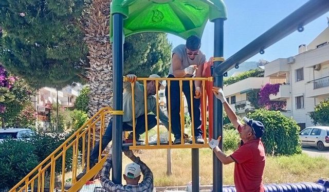 Menderes’te sahil parkları yenileniyor: Üç parkta oyun grupları değiştirildi