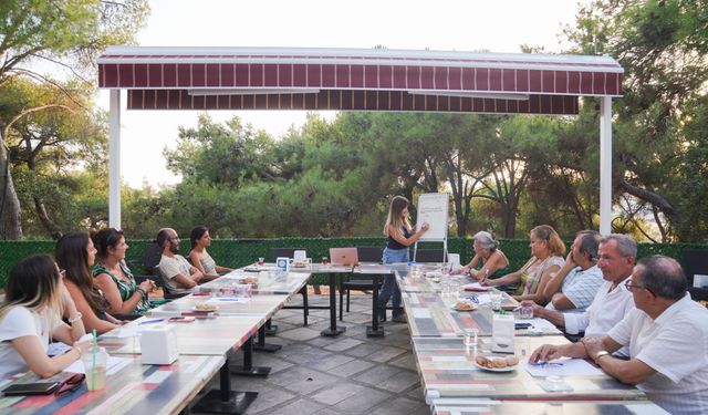 Seferihisar'da "Yaşamdan Yazıya" atölyesi devam ediyor: Hikâyeler kitap olacak