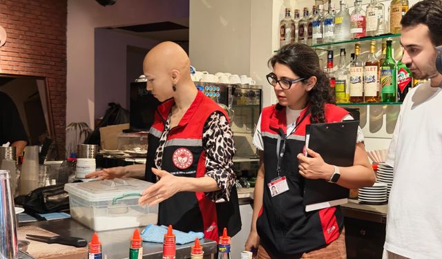 Bornova’da gece mesaisi: Güvenilir gıda için denetimler sürüyor