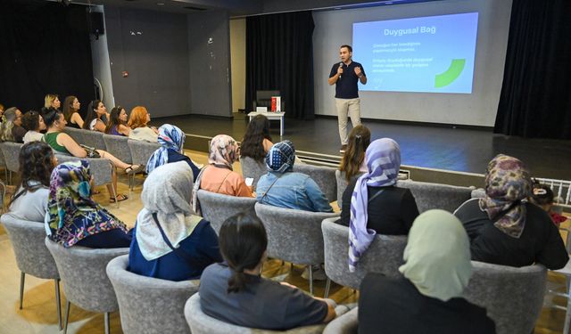 Uzman isimler Bornovalı ailelerle buluştu