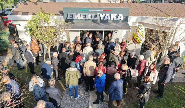 Karşıyaka'nın çınarları “Emekli Yaka”da buluşuyor