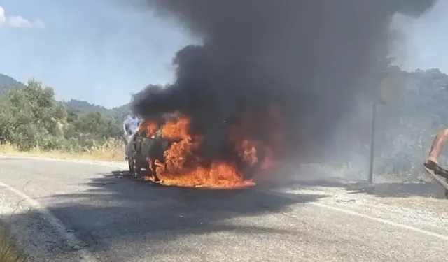 İzmir'de kaza: Bayındır-Kızıloba yolunda otomobil alev aldı!
