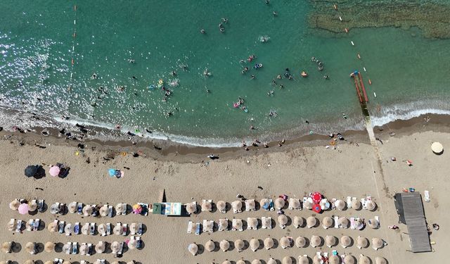 Konaklı çocuklar için yaz bitmeden deniz keyfi! Foça ve Gümüldür’e götürüldüler