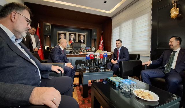 AK Parti’li İnan'dan MHP'ye ziyaret: İttifakımız İzmir'de birinci parti pozisyonunda
