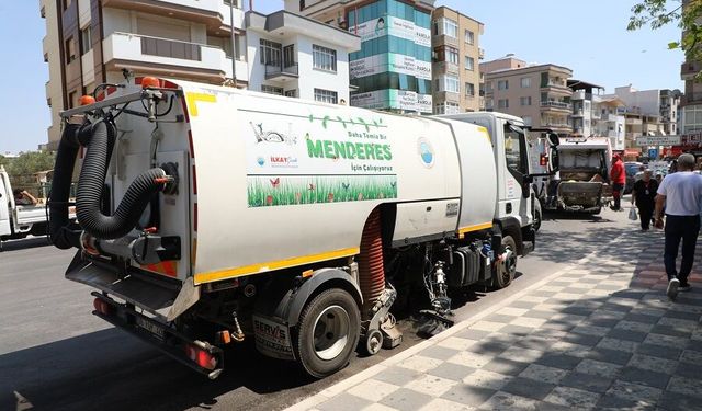 Menderes'te temizlik seferberliği başladı: Caddeler köşe bucak temizleniyor