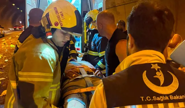 Orhangazi Tüneli'nde feci kaza! TIR'ın kabini yerinden koptu