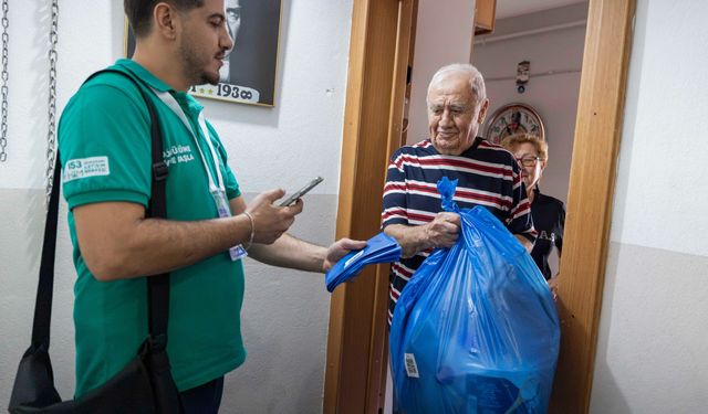İzmir’de geri dönüşüm seferberliği büyüyor: “Dönüşüme Evde Başla” 9 ilçeye ulaştı