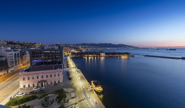 İzmir Kent Rehberi yenilendi: Ada-parselden tarihi haritalara kadar her şey tek platformda