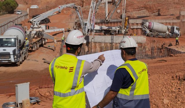 Menemen Konutları’nda önemli aşama: İlk blok için temel betonu döküldü