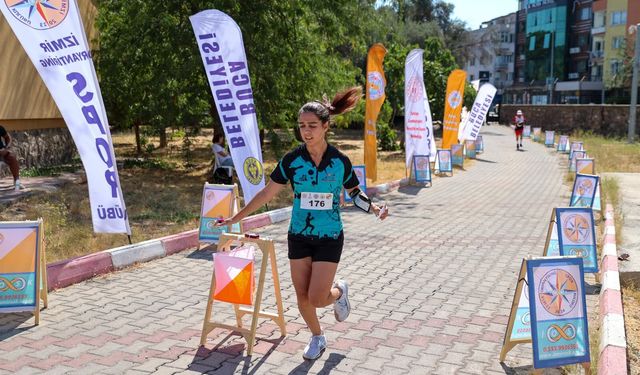 Buca’da oryantiring rüzgarı esti: İzmir’in kurtuluşu sporla taçlandı