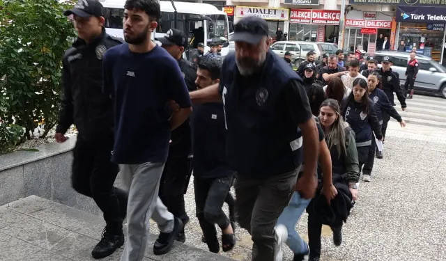İzmir dahil 4 ilde kapora dolandırıcılığı: 18 gözaltı