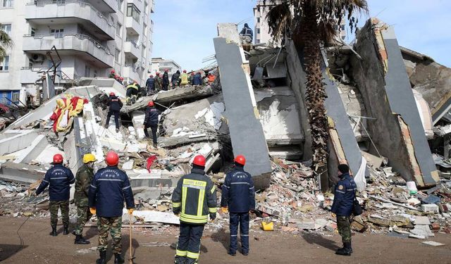 35 kişinin hayatını kaybettiği Ezgi Apartmanı davasında gerekçeli karar açıklandı
