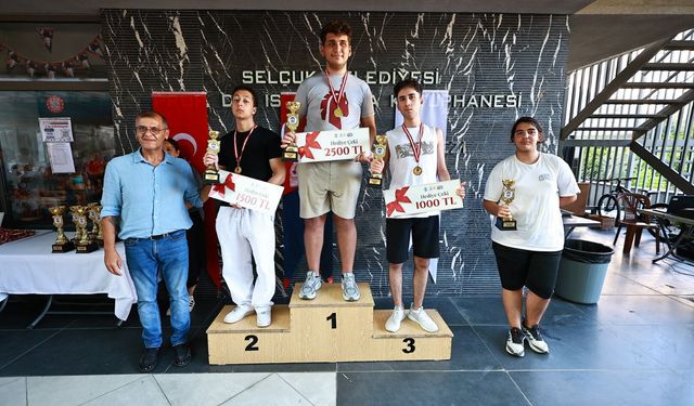 EFEST 2026’nın ikinci gününde renkli görüntüler: 149 çocuk satranç turnuvasında buluştu