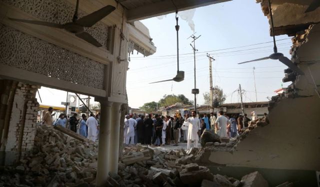 Pakistan'ta cuma namazı sırasında bombalı saldırı: 21 ölü, 80'den fazla yaralı