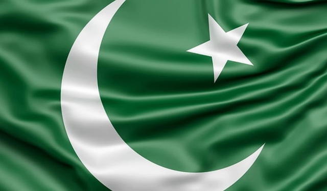 Pakistan’da polis kontrol noktasına bombalı saldırı: 11 kişi hayatını kaybetti