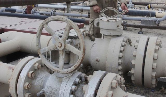 Petrol ithalatında düşüş, akaryakıt satışlarında artış
