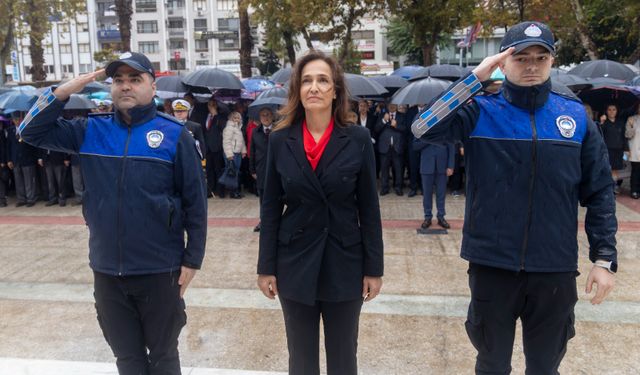 Karşıyaka’da Cumhuriyet’in 103’üncü yılı coşkuyla kutlanıyor: Fener alayı ve gemi ziyareti