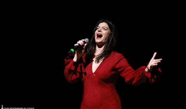 Cecilia Krull İzmir’de sahne aldı! Biletleri haftalar öncesinden tükendi