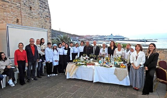 Çeşme’de Kültür Yolu Festivali’nde tarihî lezzetler sofraya taşındı