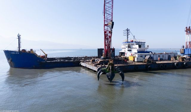 İzmir Körfezi’nde dip tarama sürüyor: 1,5 milyon tonu aştı