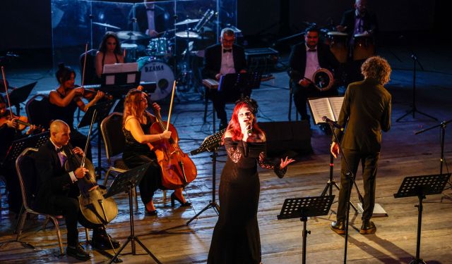 İzmir’de Cumhuriyet Bayramı kutlamaları Smyrna Ensemble konseriyle başladı