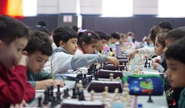 Torbalı’da Cumhuriyet Bayramı’na özel satranç turnuvası: 220 sporcu yarıştı