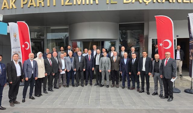 Cemil Tugay AK Parti İzmir İl Başkanlığı’nda: İzmir için omuz omuza çalışma vakti