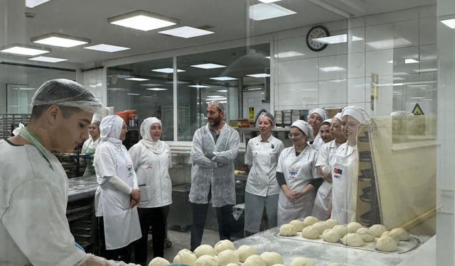 Çiğli’de pastacılık kursiyerleri istihdama hazırlanıyor