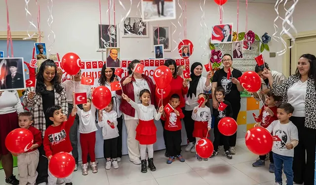 Bornova’da Cumhuriyet Bayramı kutlamaları çocuklarla başladı