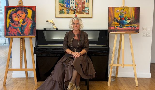 İzmirli ressam Pınar Karaman’dan Paris’te Cumhuriyet onuruna sergi