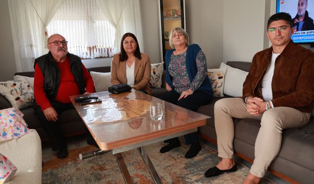 Foça’da yangın mağduru ailenin evi yenilendi! Belediye yaraları sardı