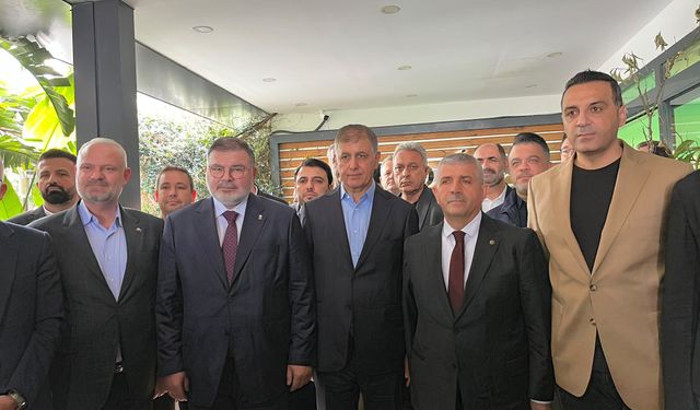 Cemil Tugay, Cumhur İttifakı meclis üyeleriyle buluştu
