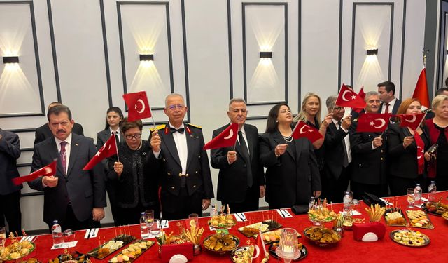 İzmir’de 29 Ekim resepsiyonu düzenlendi