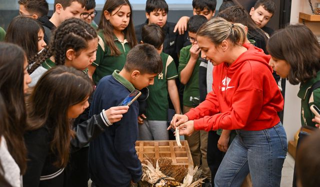 Bornova’da öğrenciler yerel tohum ve doğal tarımla tanıştı